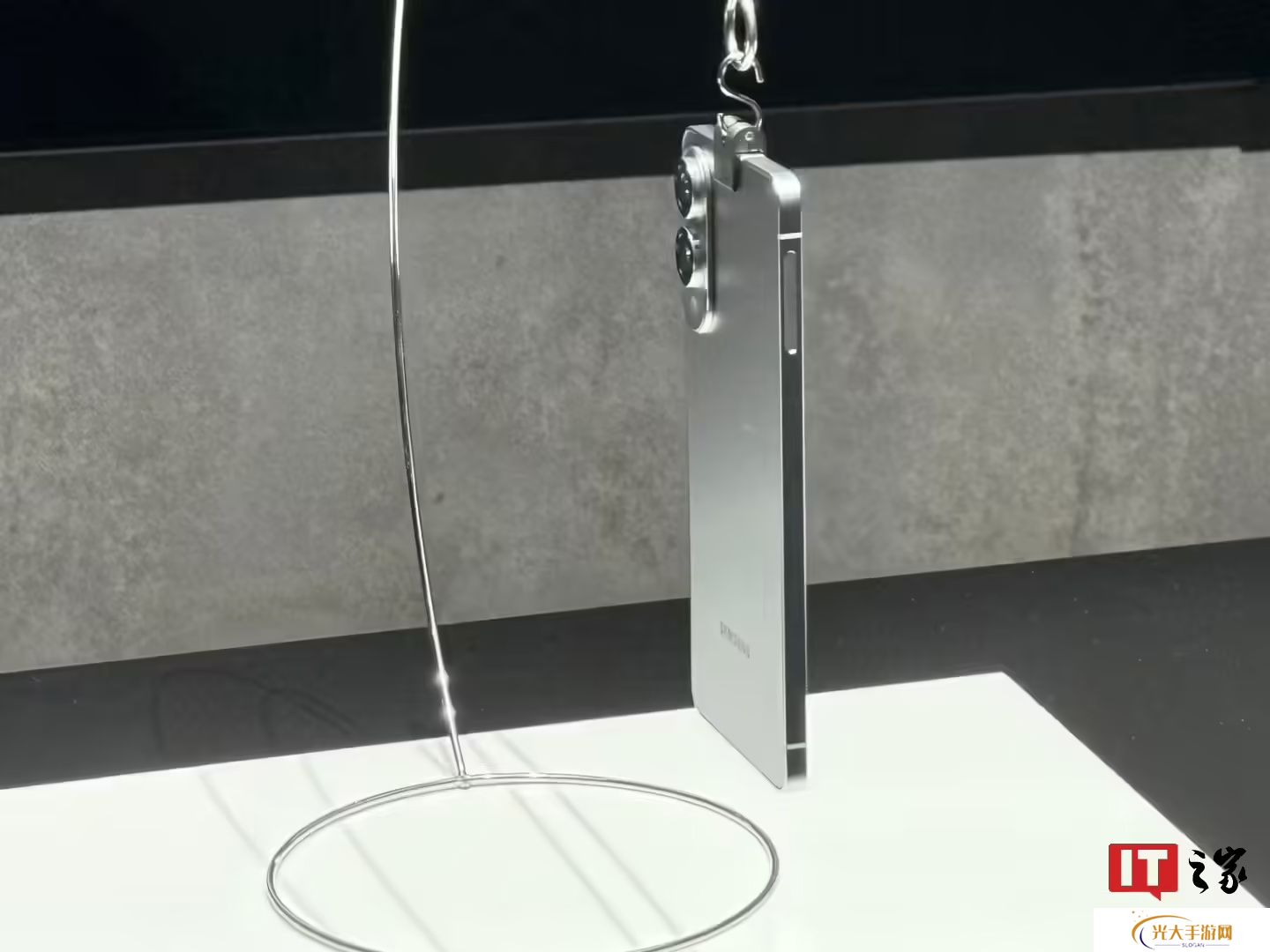 或超 1200 欧元，三星 Galaxy S25 Edge 欧洲市场定价及配色曝光